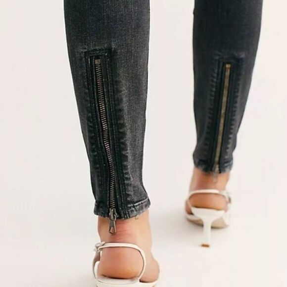 NWT FP Jet low skinny jeans. Size 24 - Picture 4 of 6